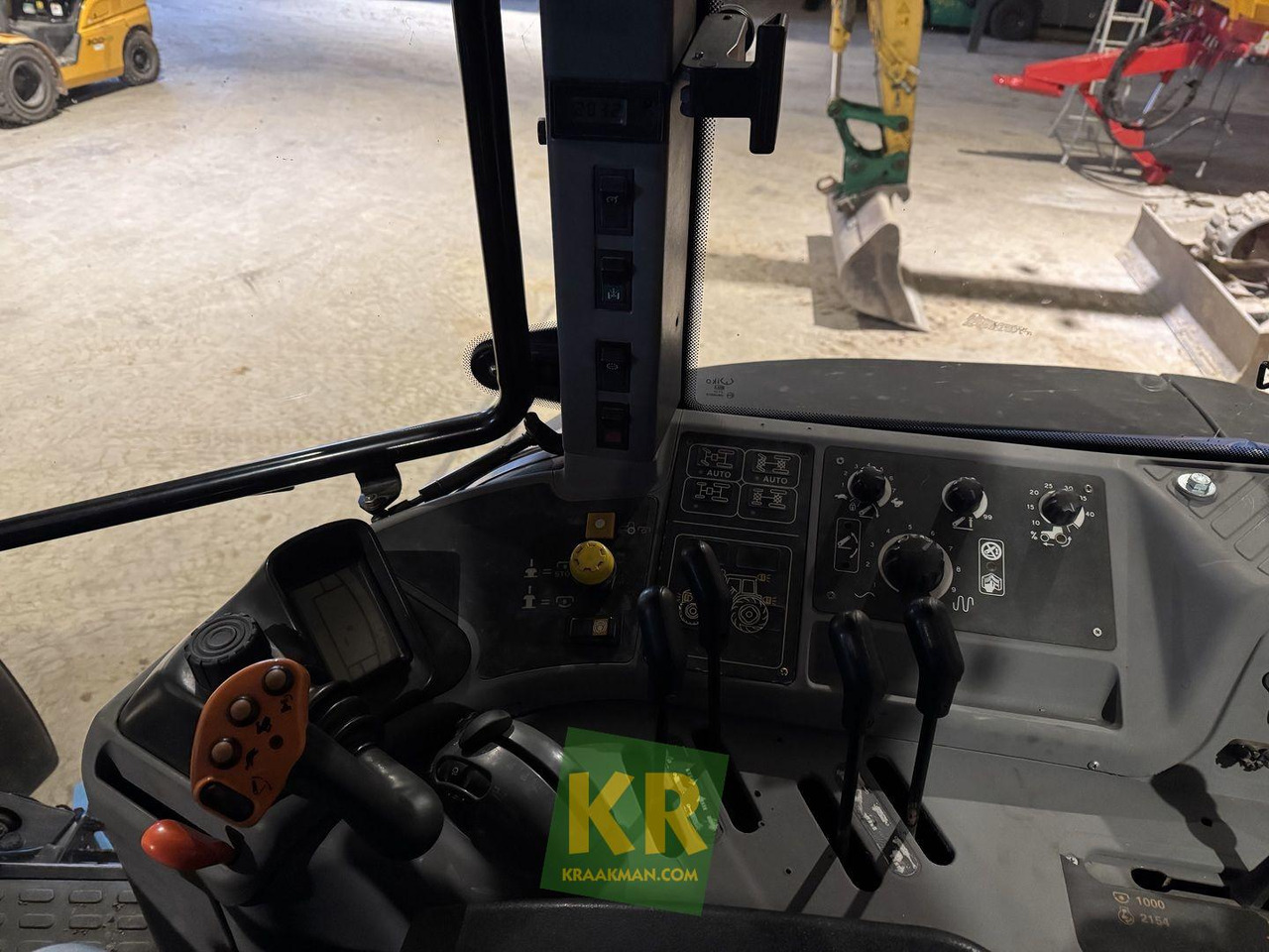 New Holland TM190 - Tracteur agricole: photos 2 New Holland TM190 - Tracteur agricole: photos 2