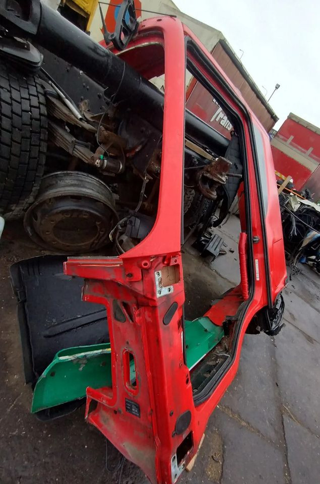 ĆWIARTKA BOK IVECO STRALIS HI-WAY - Carrosserie et extérieur pour Camion: photos 3 ĆWIARTKA BOK IVECO STRALIS HI-WAY - Carrosserie et extérieur pour Camion: photos 3