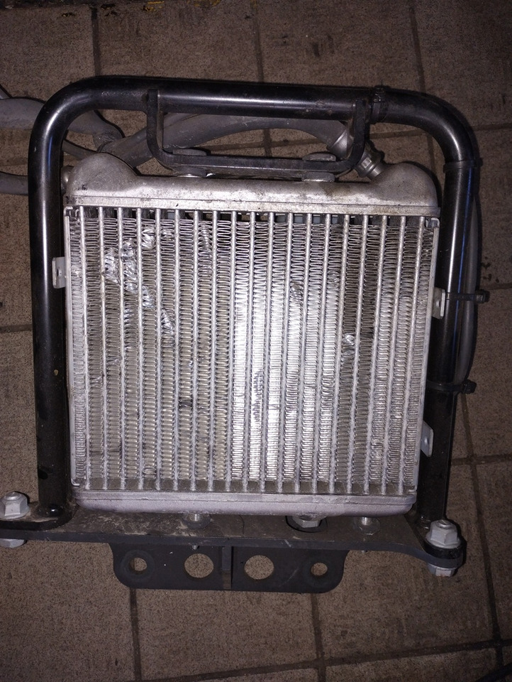 Mercedes Actros Atego Arocs Chłodnica oleju Oil cooler Skrzyni rozdzielczej VG1400 VG1700 VG2400 A9412800106 9412800106 0015003693 0005401988 - Radiateur d'huile: photos 2 Mercedes Actros Atego Arocs Chłodnica oleju Oil cooler Skrzyni rozdzielczej VG1400 VG1700 VG2400 A9412800106 9412800106 0015003693 0005401988 - Radiateur d'huile: photos 2