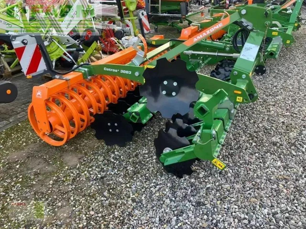 Amazone catros+ 3003 - Cover crop: photos 2 Amazone catros+ 3003 - Cover crop: photos 2