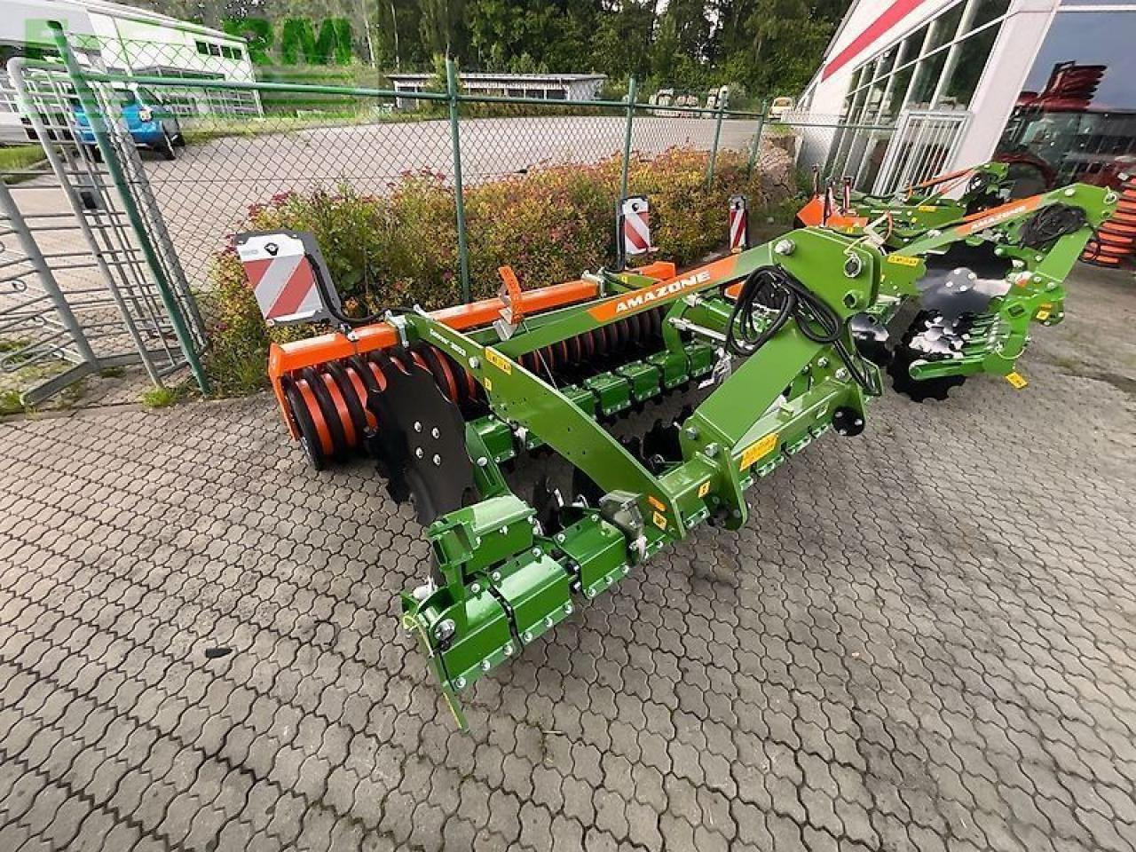 Amazone catros+ 3003 - Cover crop: photos 1 Amazone catros+ 3003 - Cover crop: photos 1