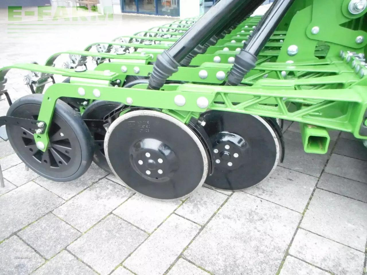 Amazone kx 3001 cm & cataya 3000 special - Combiné de semis: photos 5 Amazone kx 3001 cm & cataya 3000 special - Combiné de semis: photos 5