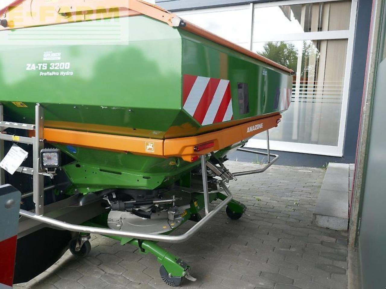 Amazone za-ts profis hydro 3200 - abgelagert top ausstattung! - Distributeur d'engrais: photos 4 Amazone za-ts profis hydro 3200 - abgelagert top ausstattung! - Distributeur d'engrais: photos 4