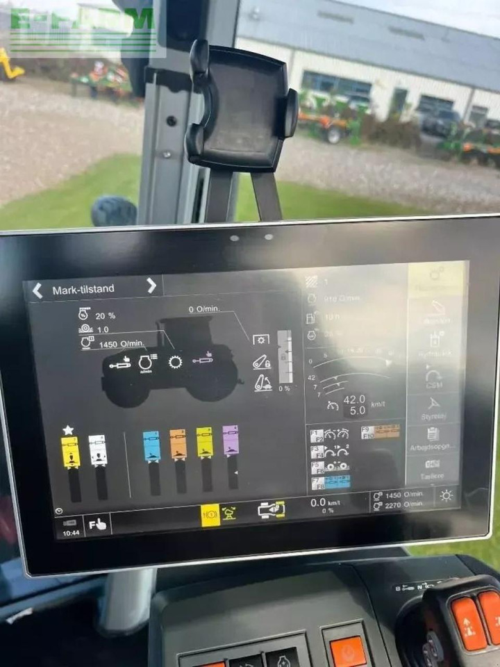 Tracteur agricole CLAAS: photos 7