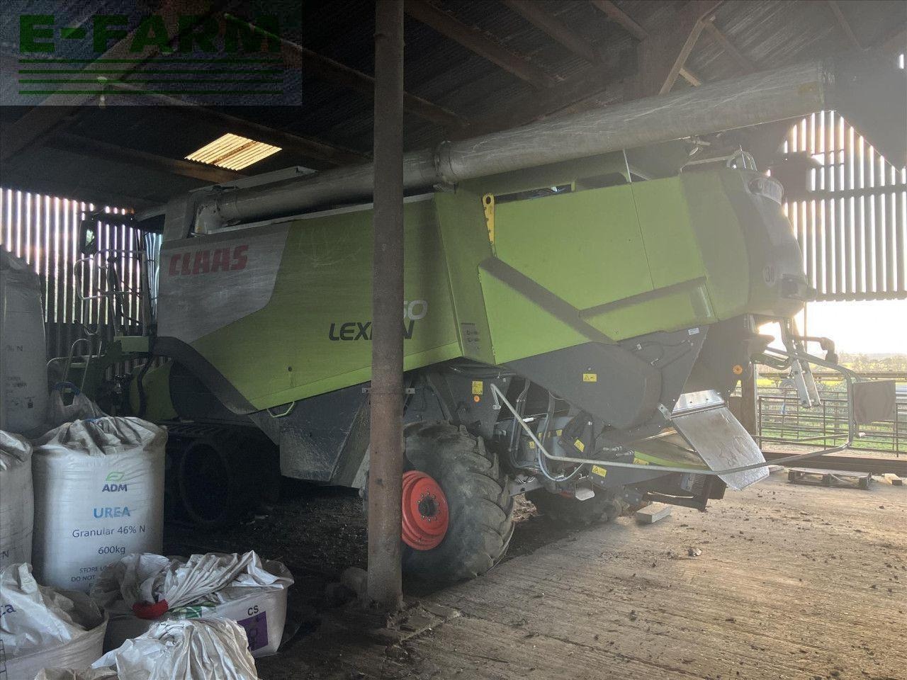 CLAAS LEXION 750 TT - Moissonneuse-batteuse: photos 4 CLAAS LEXION 750 TT - Moissonneuse-batteuse: photos 4