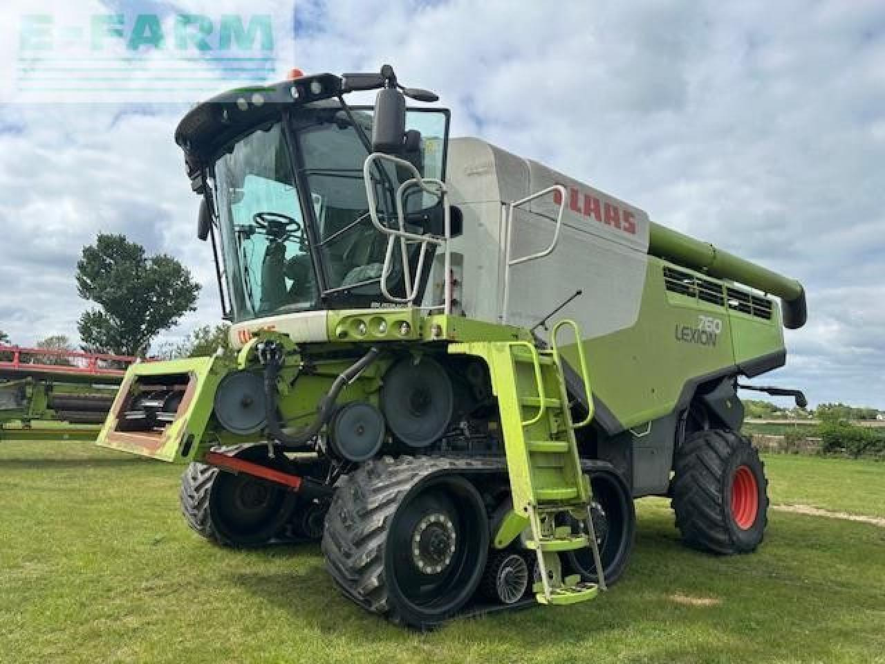 CLAAS LEXION 760 TT - Moissonneuse-batteuse: photos 1 CLAAS LEXION 760 TT - Moissonneuse-batteuse: photos 1
