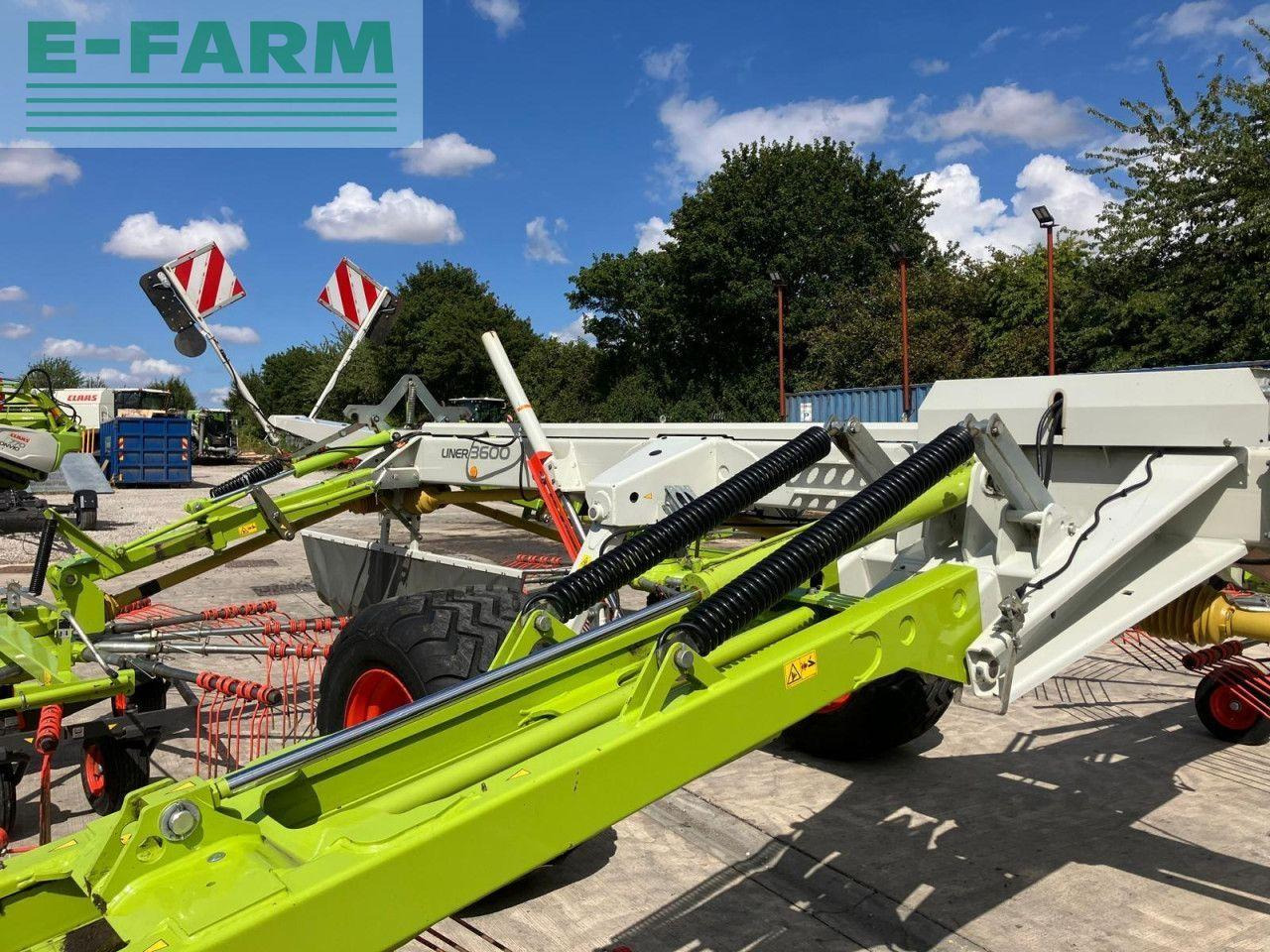 CLAAS LINER 3600 - Faneuse: photos 4 CLAAS LINER 3600 - Faneuse: photos 4