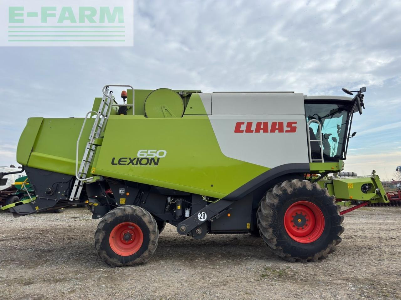 CLAAS Lexion 650 - Moissonneuse-batteuse: photos 4 CLAAS Lexion 650 - Moissonneuse-batteuse: photos 4