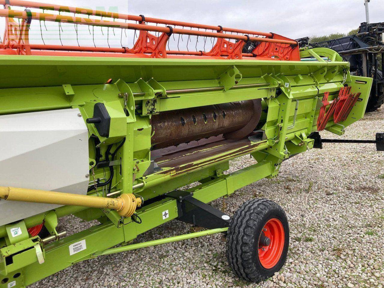 CLAAS USED 2015 LEXION 620 C/W V620 C/BAR - Moissonneuse-batteuse: photos 3 CLAAS USED 2015 LEXION 620 C/W V620 C/BAR - Moissonneuse-batteuse: photos 3