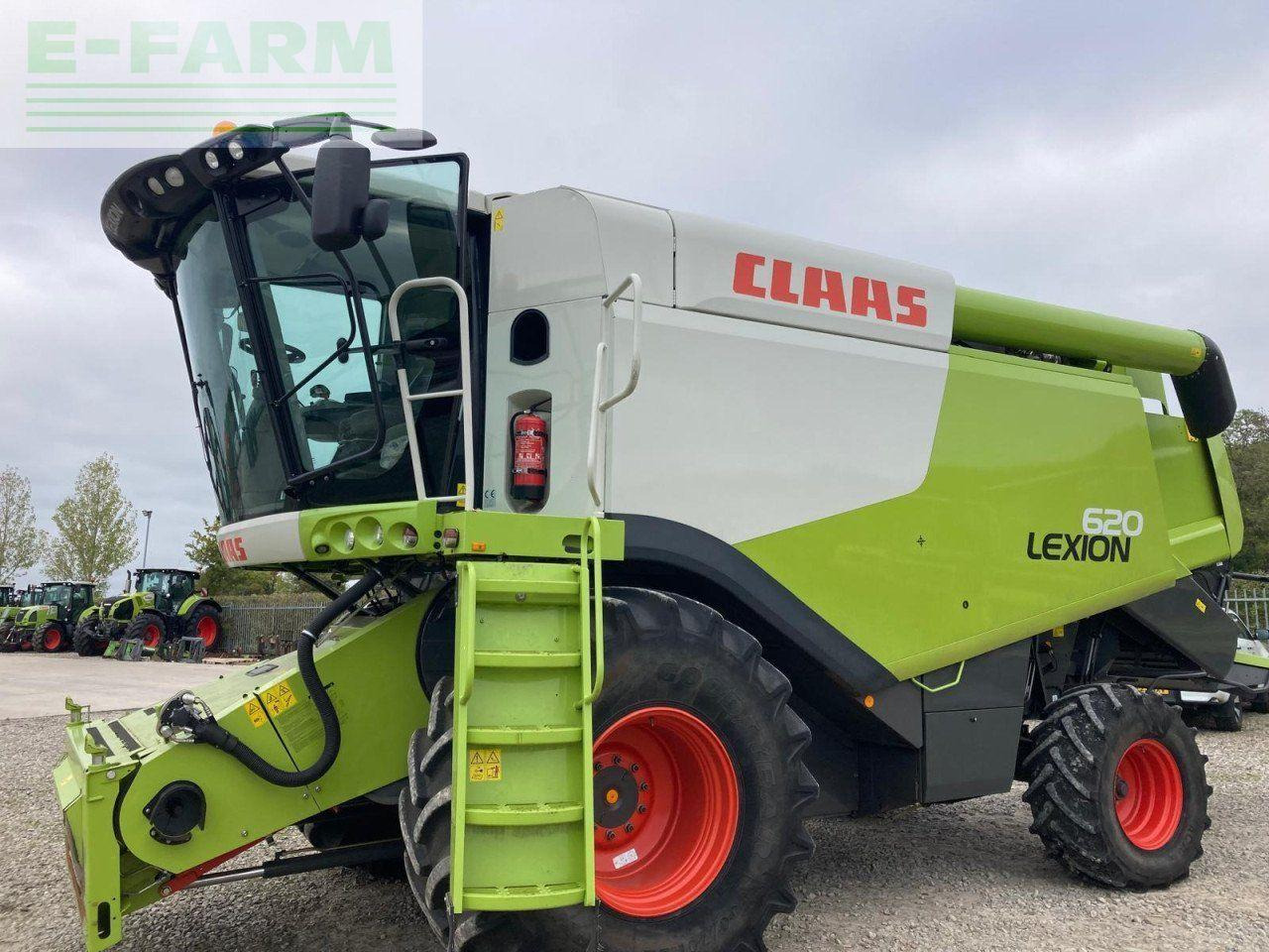 CLAAS USED 2015 LEXION 620 C/W V620 C/BAR - Moissonneuse-batteuse: photos 1 CLAAS USED 2015 LEXION 620 C/W V620 C/BAR - Moissonneuse-batteuse: photos 1
