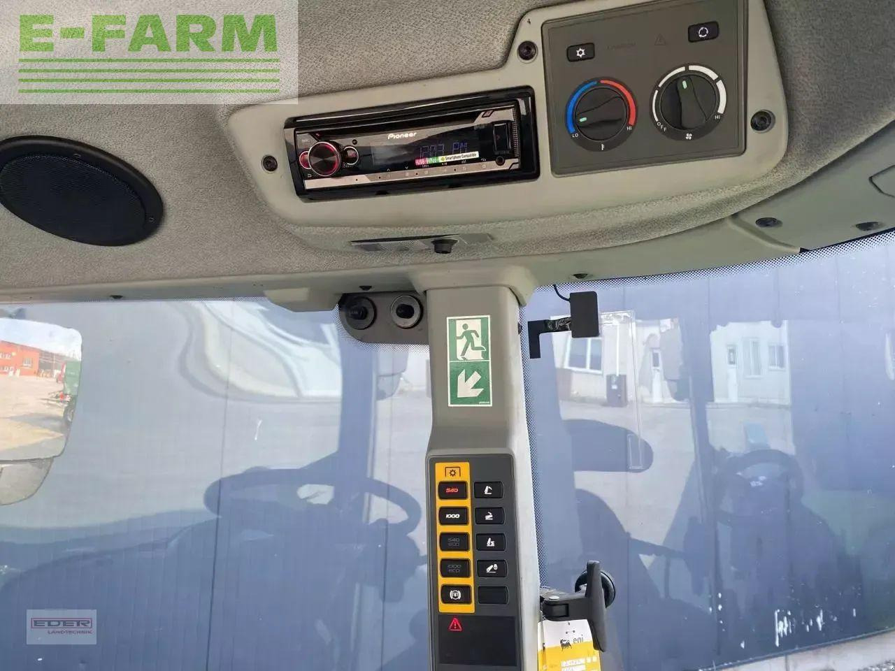 Tracteur agricole CLAAS arion 420: photos 12