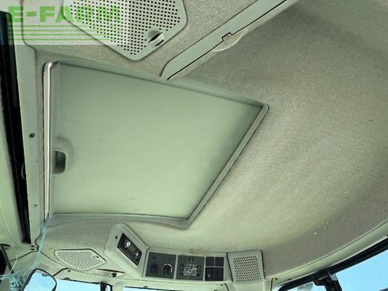 Tracteur agricole CLAAS arion 520: photos 8