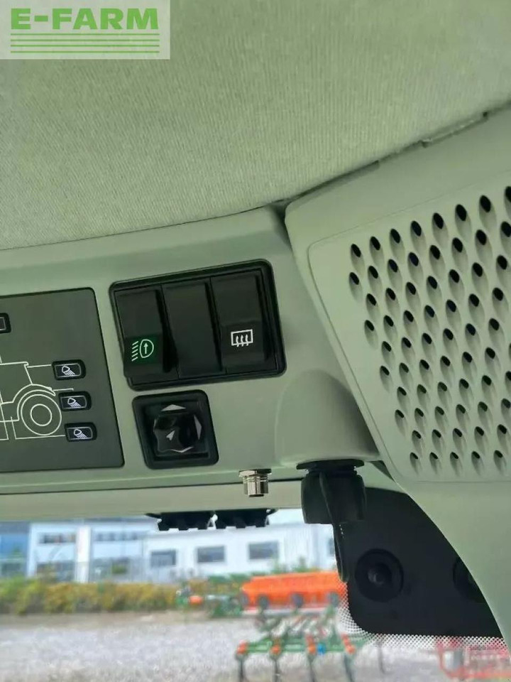 Tracteur agricole CLAAS axio 960: photos 22 Tracteur agricole CLAAS axio 960: photos 22