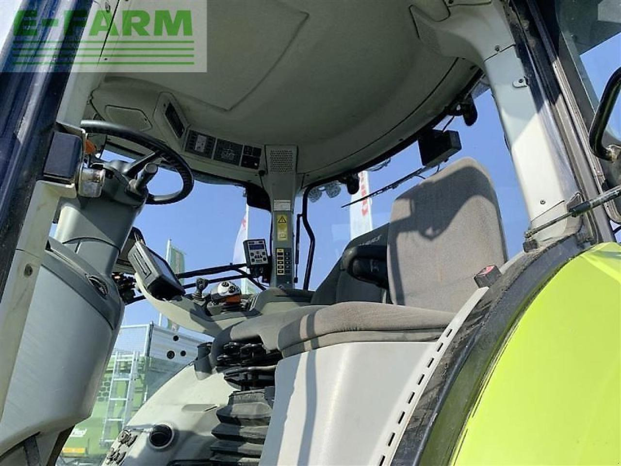 Tracteur agricole CLAAS axion 850 cebis: photos 7 Tracteur agricole CLAAS axion 850 cebis: photos 7