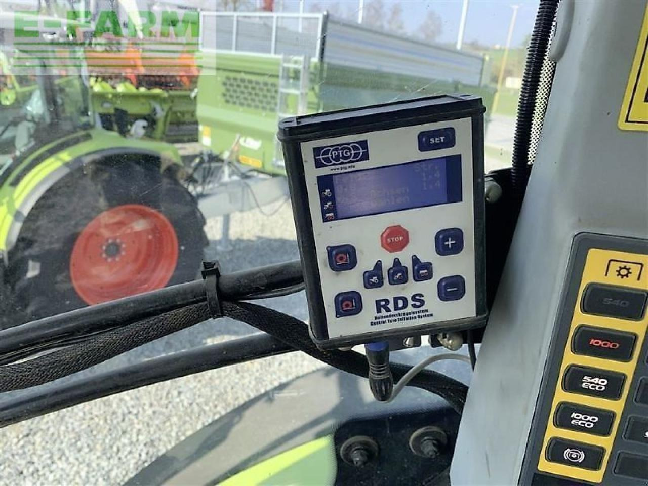 Tracteur agricole CLAAS axion 850 cebis: photos 10 Tracteur agricole CLAAS axion 850 cebis: photos 10