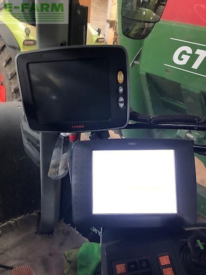 Tracteur agricole CLAAS axion 950: photos 12