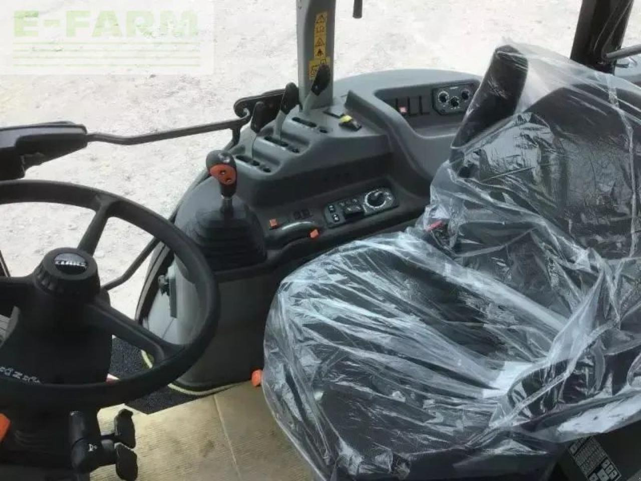 Tracteur agricole CLAAS axos 240: photos 9