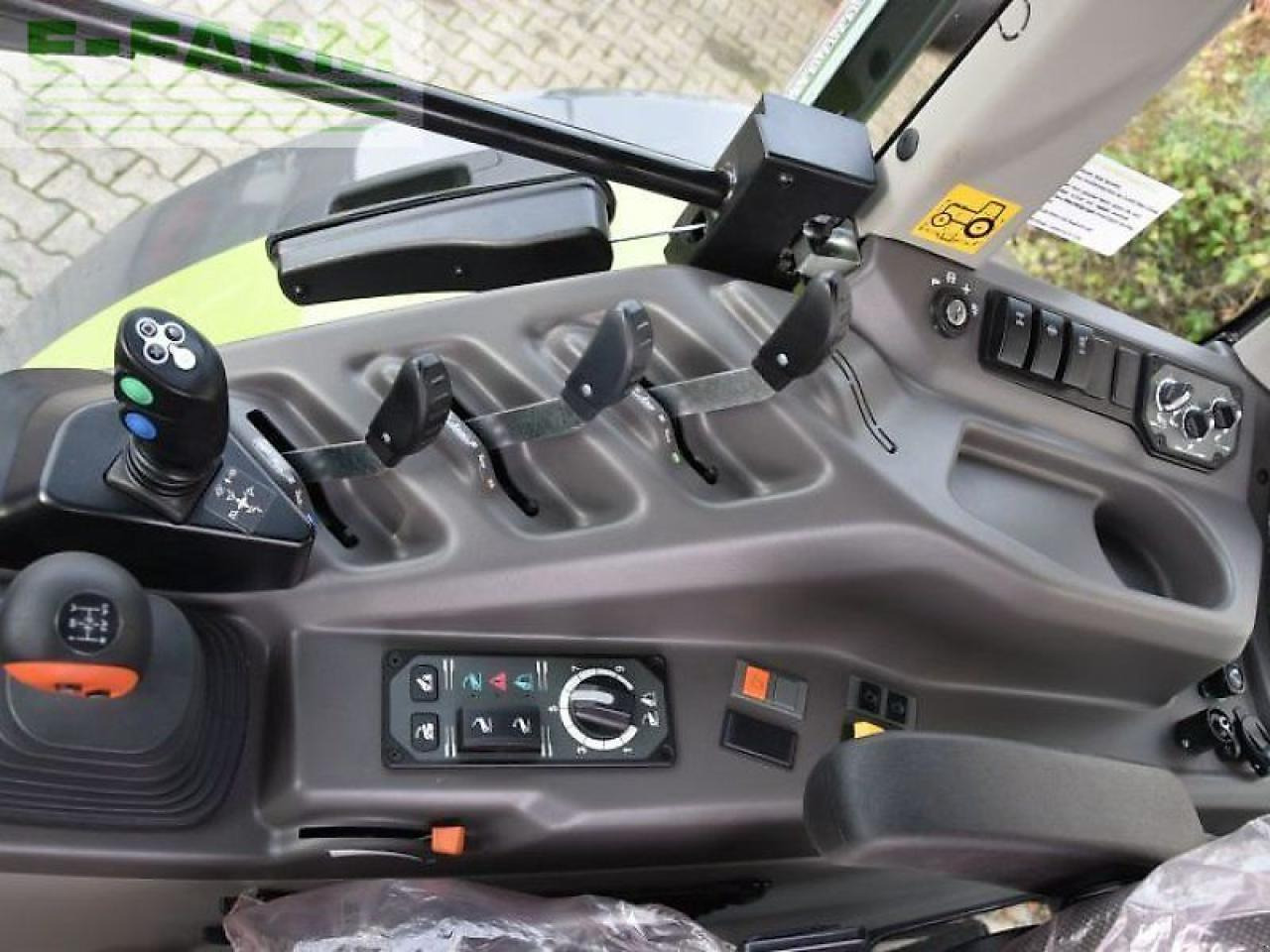 Tracteur agricole CLAAS axos 3.105 mit fl 100 c: photos 13