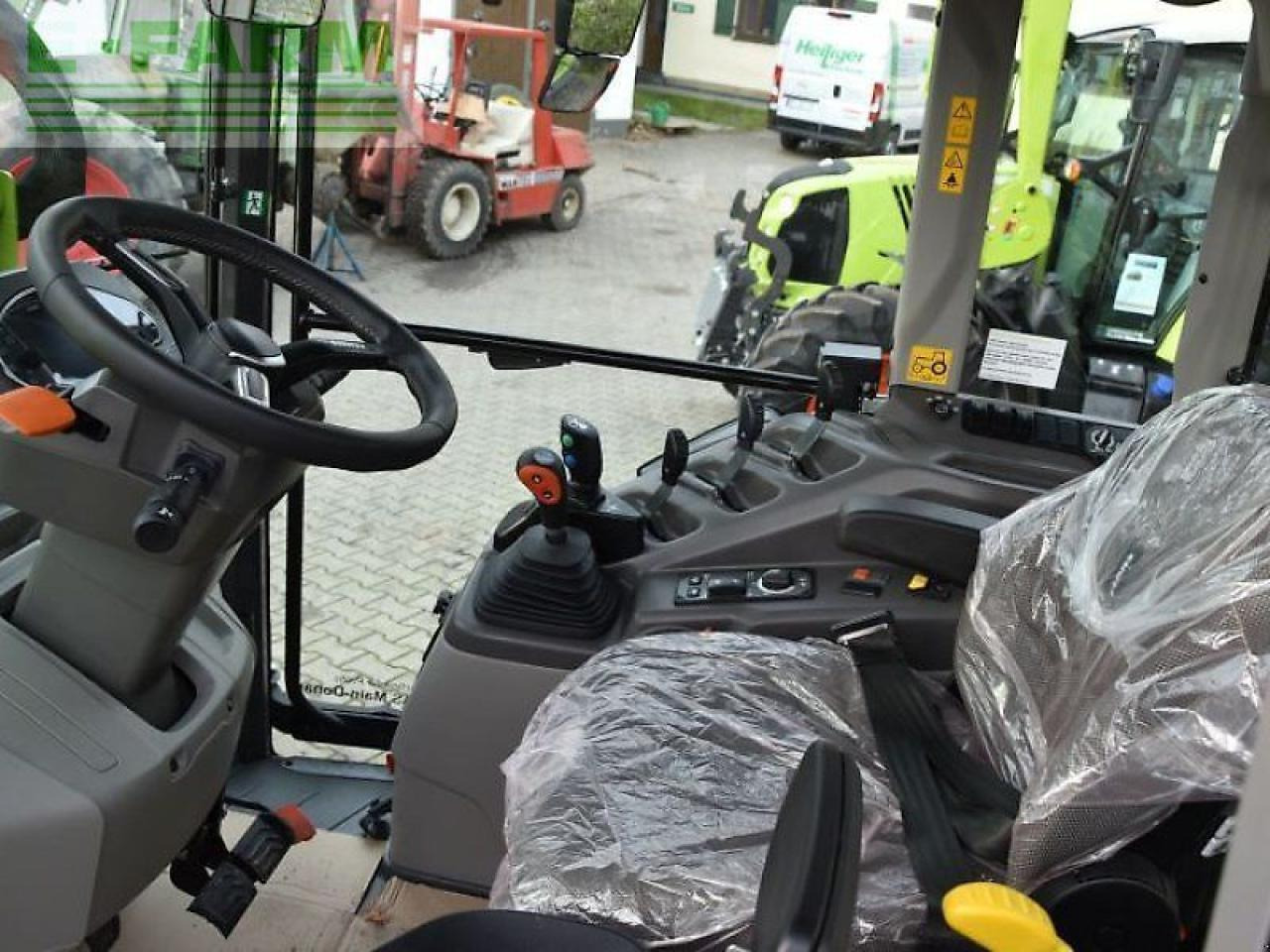 Tracteur agricole CLAAS axos 3.105 mit fl 100 c: photos 12