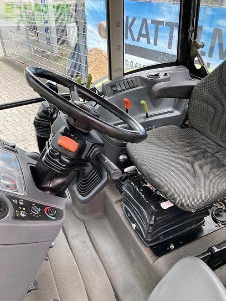 Tracteur agricole CLAAS axos 330 cx CX: photos 6 Tracteur agricole CLAAS axos 330 cx CX: photos 6