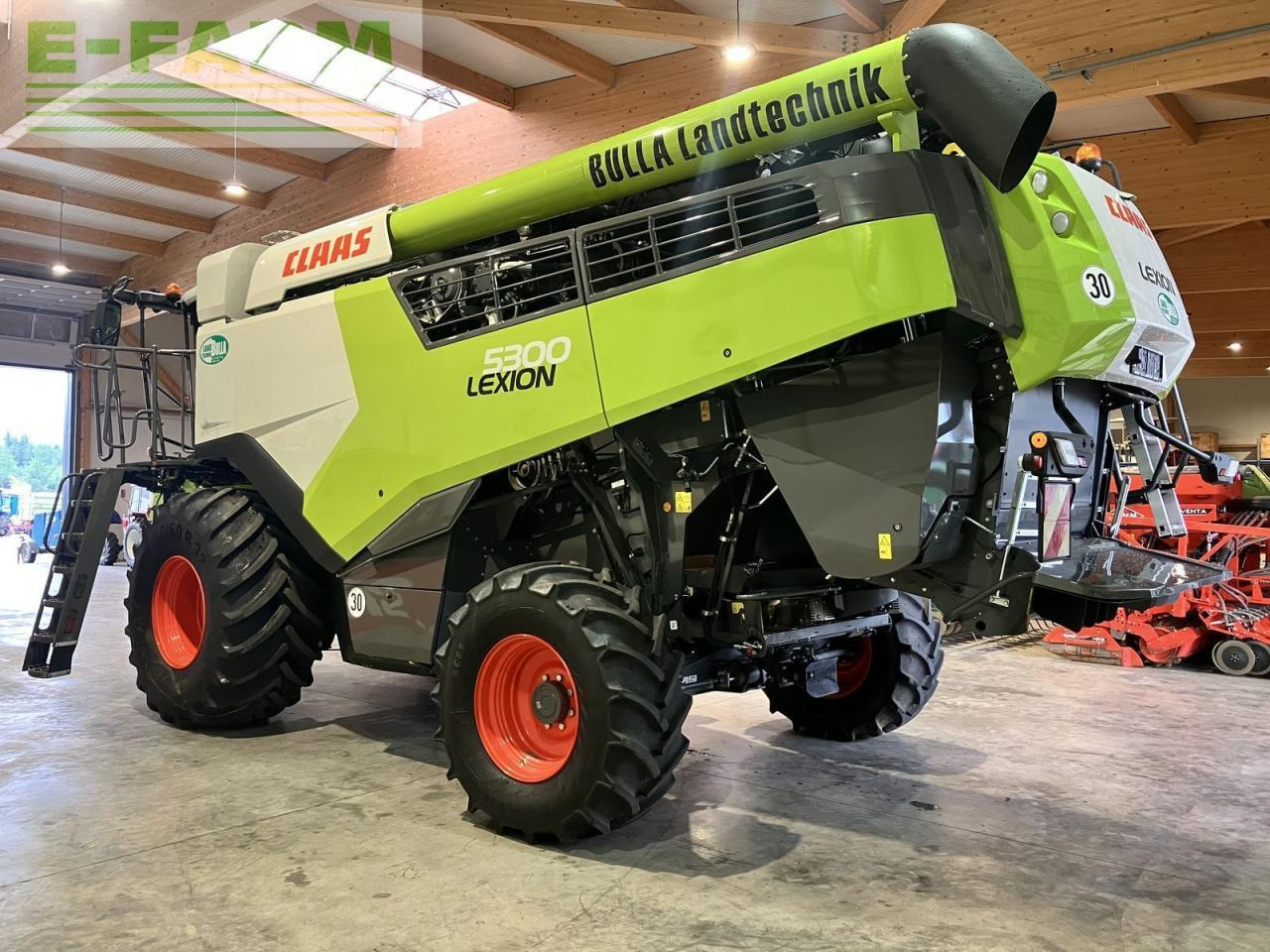 CLAAS lexion 5300 - Moissonneuse-batteuse: photos 4 CLAAS lexion 5300 - Moissonneuse-batteuse: photos 4