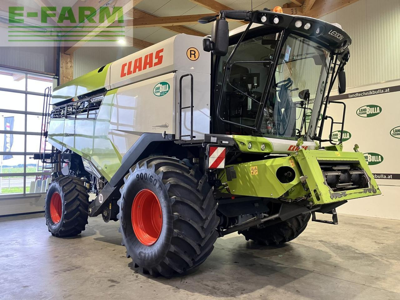 CLAAS lexion 5300 - Moissonneuse-batteuse: photos 3 CLAAS lexion 5300 - Moissonneuse-batteuse: photos 3