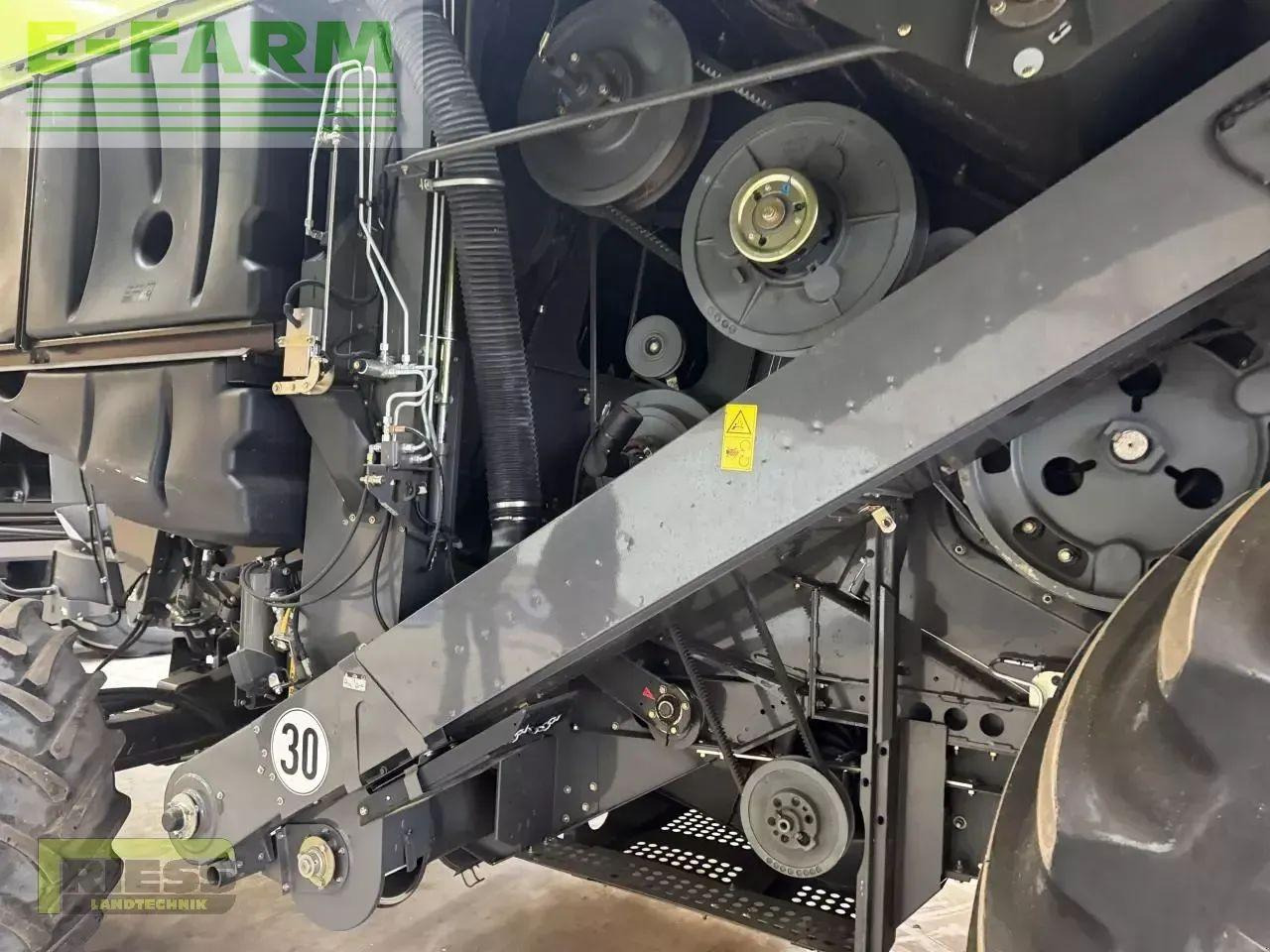 Moissonneuse-batteuse CLAAS lexion 630 montana t4: photos 7