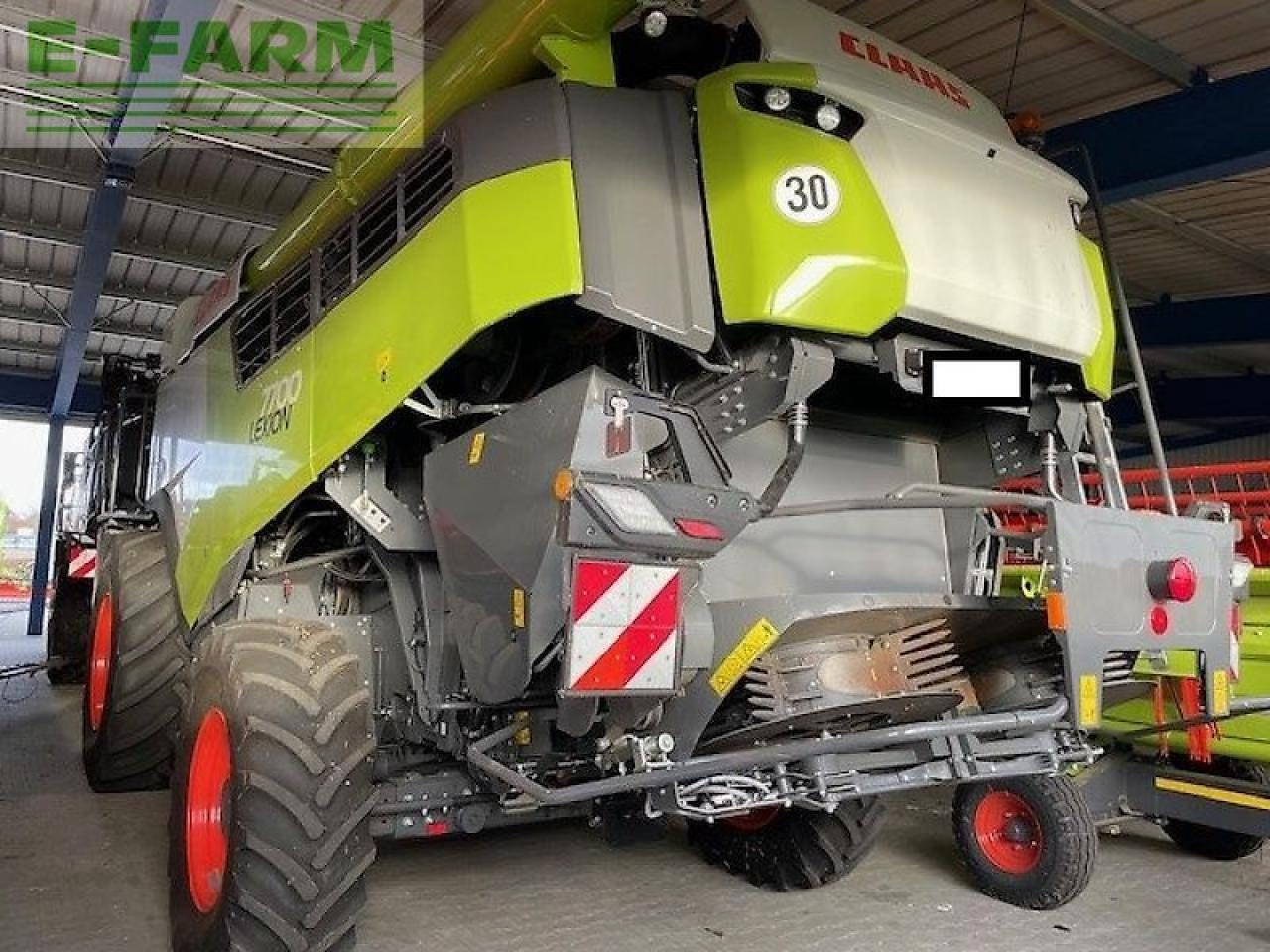 CLAAS lexion 7700 - Moissonneuse-batteuse: photos 4 CLAAS lexion 7700 - Moissonneuse-batteuse: photos 4