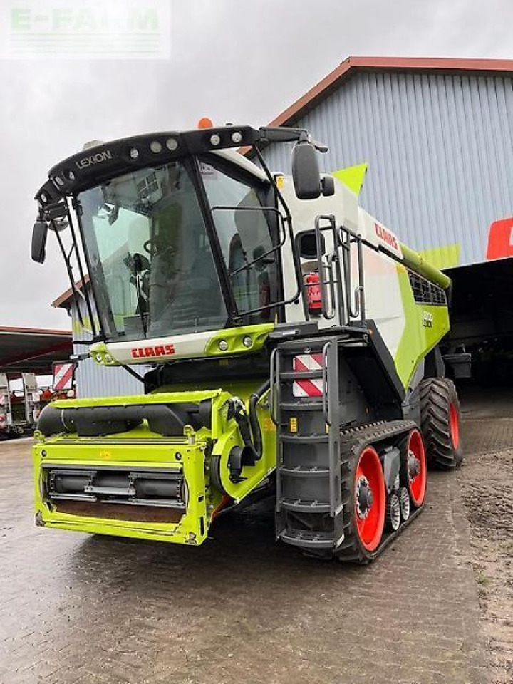 CLAAS lexion 8700 tt - Moissonneuse-batteuse: photos 1 CLAAS lexion 8700 tt - Moissonneuse-batteuse: photos 1