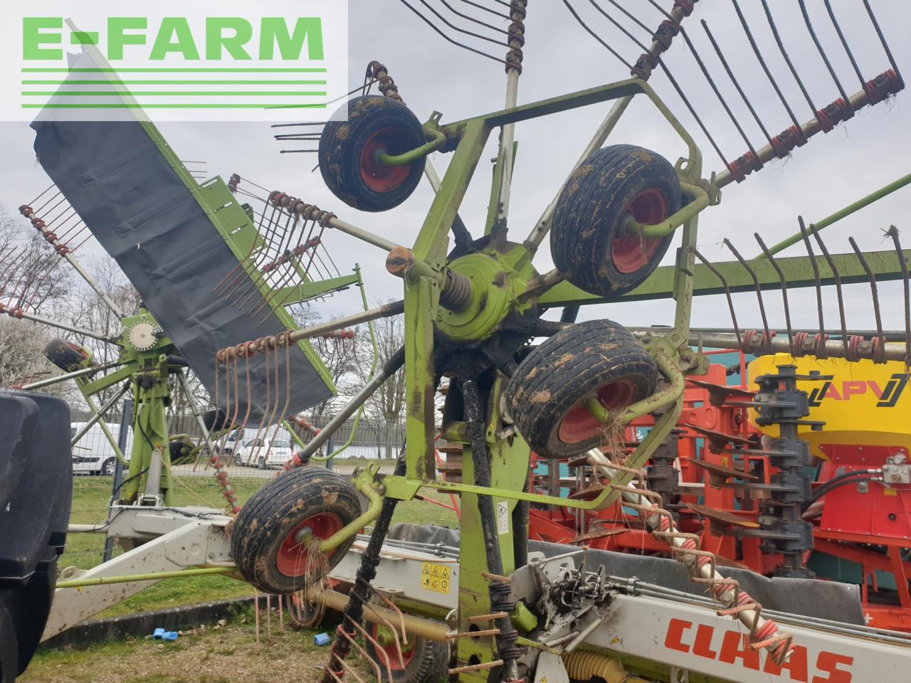 Faneuse CLAAS liner 1250 profil: photos 8 Faneuse CLAAS liner 1250 profil: photos 8