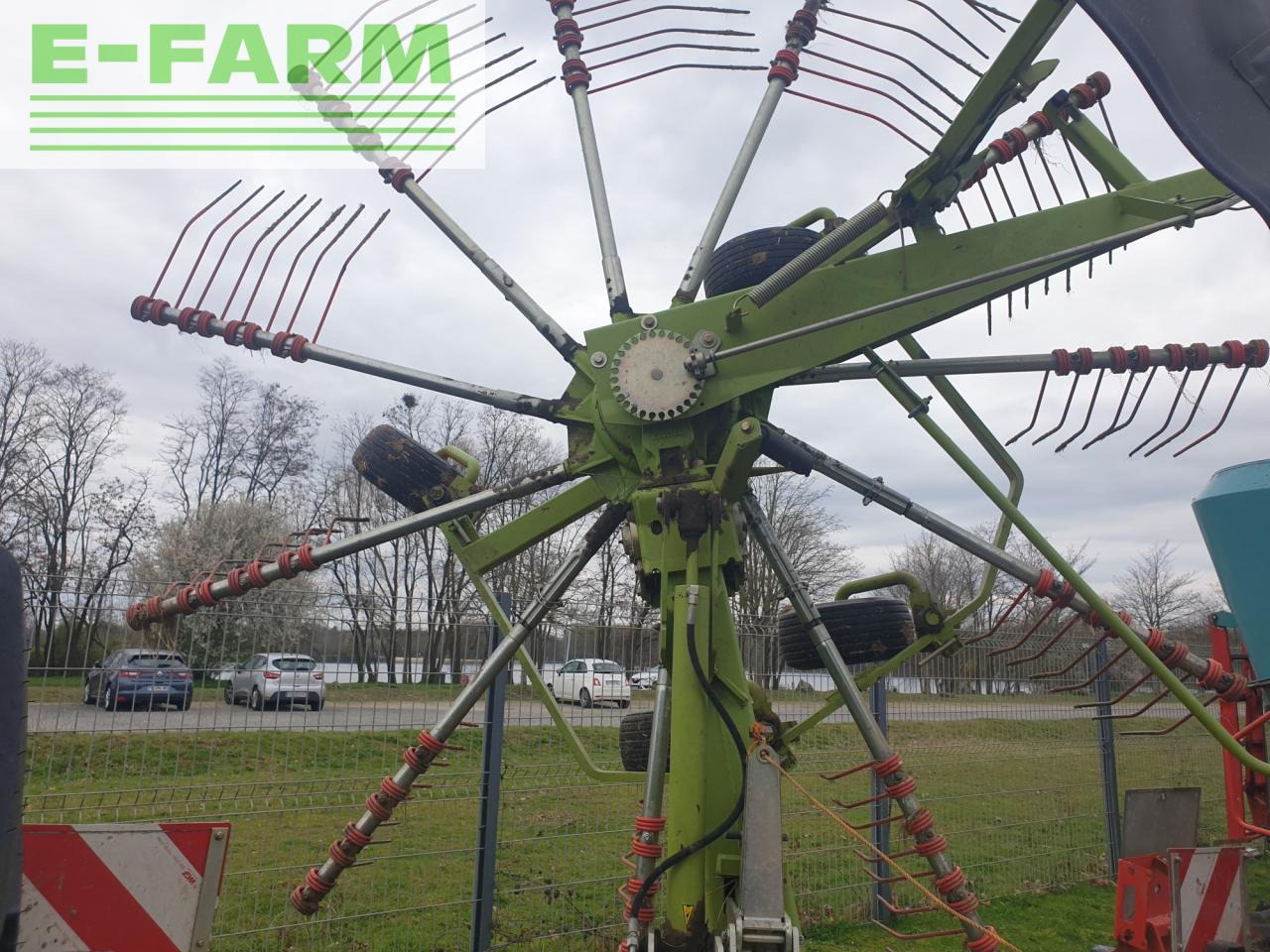 Faneuse CLAAS liner 1250 profil: photos 9 Faneuse CLAAS liner 1250 profil: photos 9