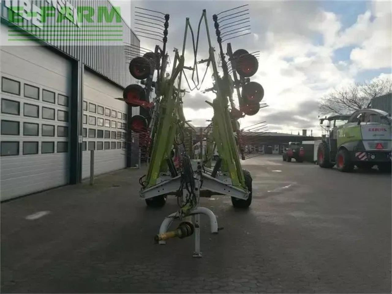 CLAAS liner 3500 rotorriver - Faneuse: photos 2 CLAAS liner 3500 rotorriver - Faneuse: photos 2