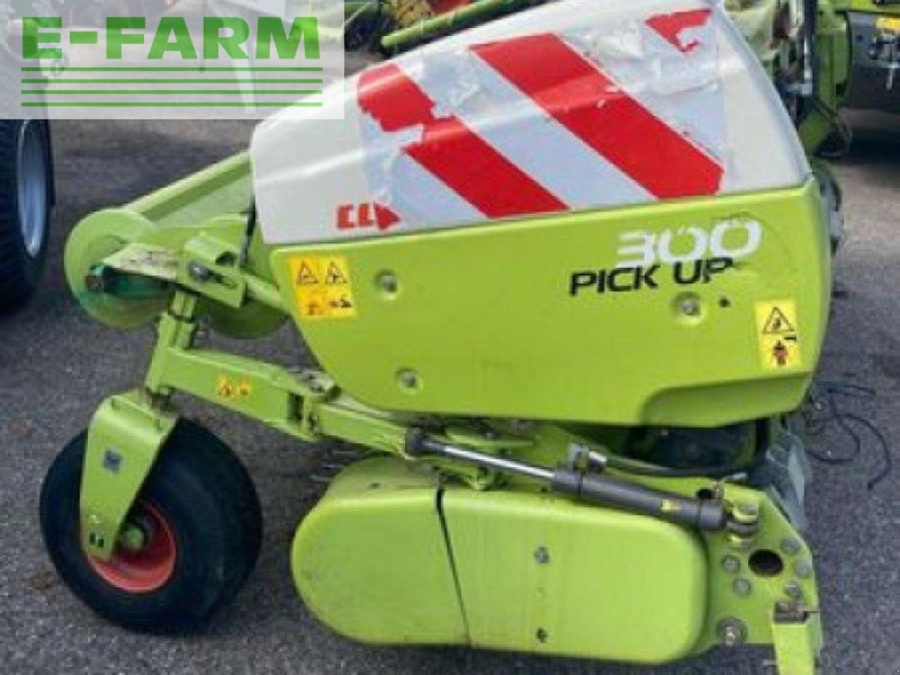 CLAAS pick up 300 - Accessoire aux ensileuses: photos 5 CLAAS pick up 300 - Accessoire aux ensileuses: photos 5