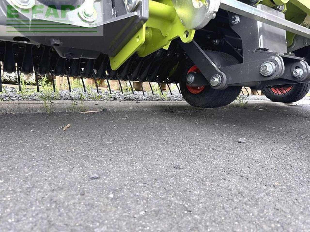 CLAAS pick up 300 profi contour - Accessoire aux ensileuses: photos 5 CLAAS pick up 300 profi contour - Accessoire aux ensileuses: photos 5