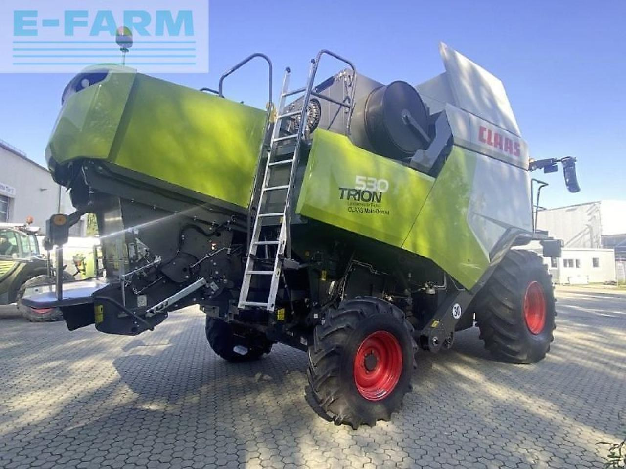 CLAAS trion 530 mit vario 620 - Moissonneuse-batteuse: photos 2 CLAAS trion 530 mit vario 620 - Moissonneuse-batteuse: photos 2