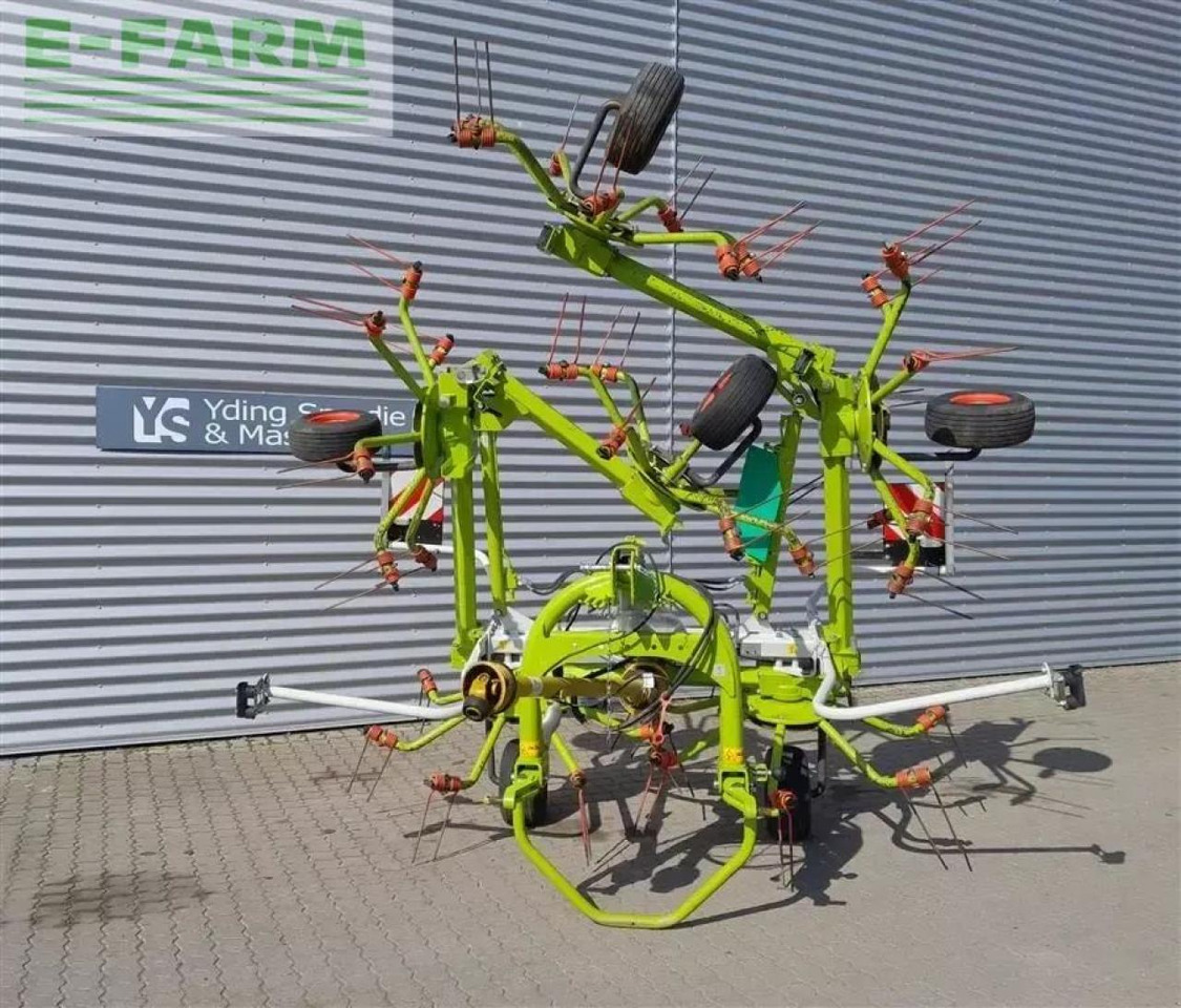 CLAAS volto 800 - Faneuse: photos 1 CLAAS volto 800 - Faneuse: photos 1