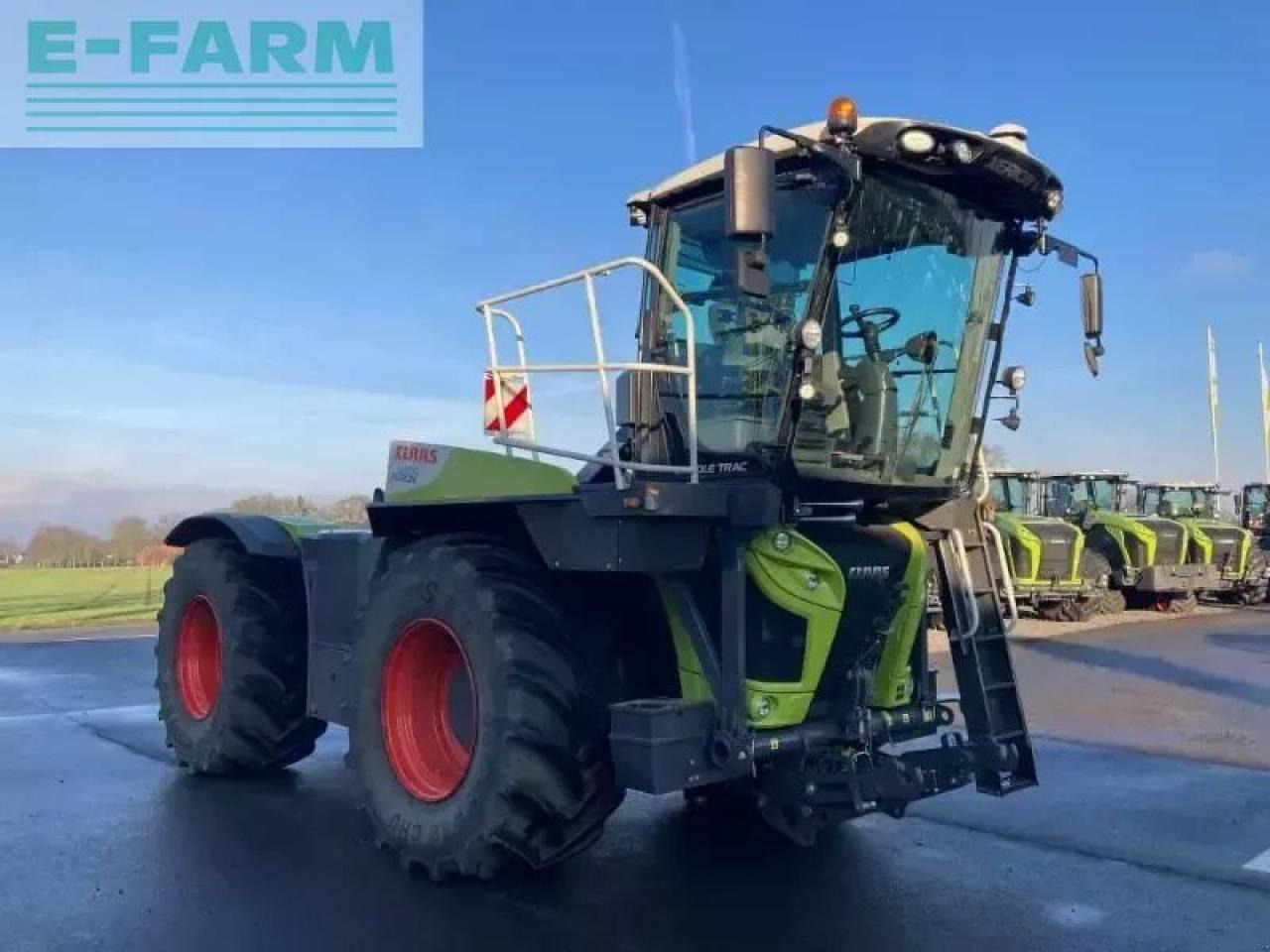 CLAAS xerion 4200 saddle trac SADDLE TRAC - Tracteur agricole: photos 3 CLAAS xerion 4200 saddle trac SADDLE TRAC - Tracteur agricole: photos 3