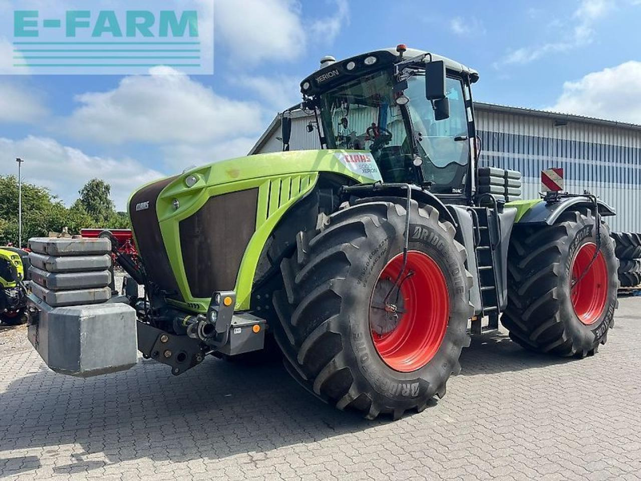 CLAAS xerion 5000 trac TRAC - Tracteur agricole: photos 1 CLAAS xerion 5000 trac TRAC - Tracteur agricole: photos 1