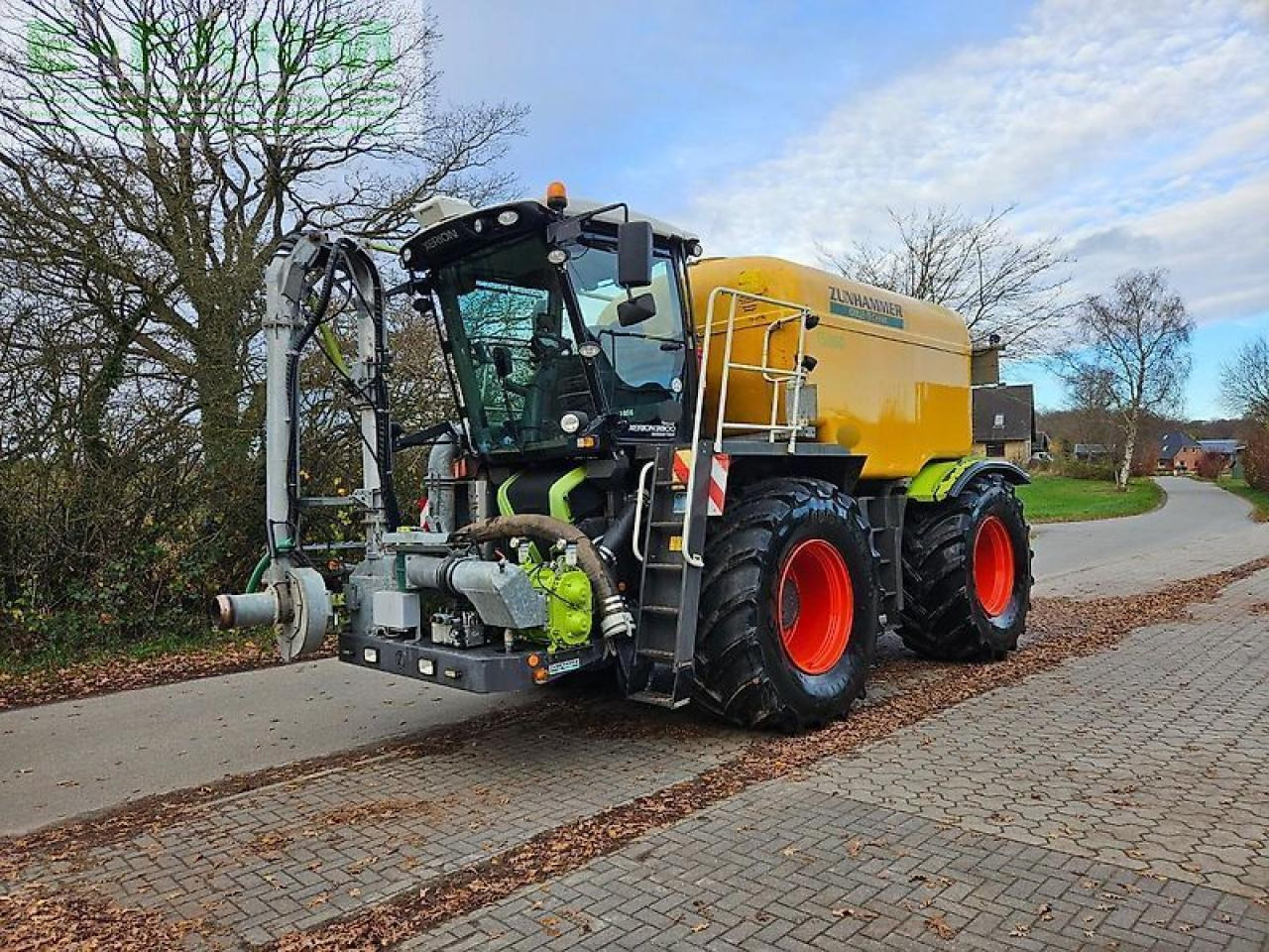 CLAAS xerion saddletrac 3800 "viele neuteile und reparaturen durchgeführt" - Pulvé automoteur: photos 1 CLAAS xerion saddletrac 3800 "viele neuteile und reparaturen durchgeführt" - Pulvé automoteur: photos 1