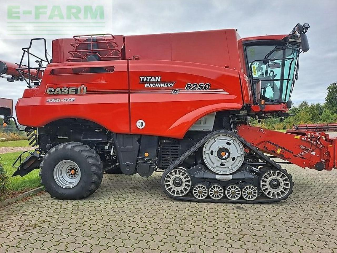 Case-IH axial flow 8250 st5 - Moissonneuse-batteuse: photos 4 Case-IH axial flow 8250 st5 - Moissonneuse-batteuse: photos 4
