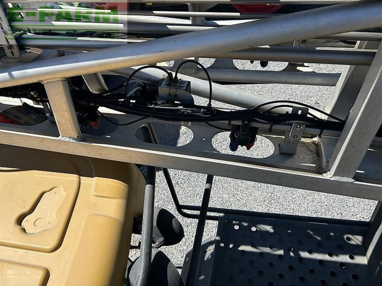 Challenger rg655 - Pulvérisateur traîné: photos 4 Challenger rg655 - Pulvérisateur traîné: photos 4