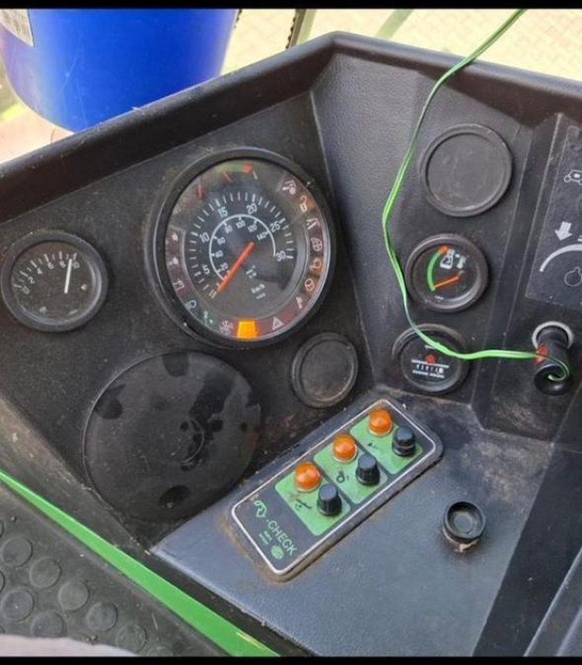 Deutz-Fahr power liner 4035 - Moissonneuse-batteuse: photos 2 Deutz-Fahr power liner 4035 - Moissonneuse-batteuse: photos 2