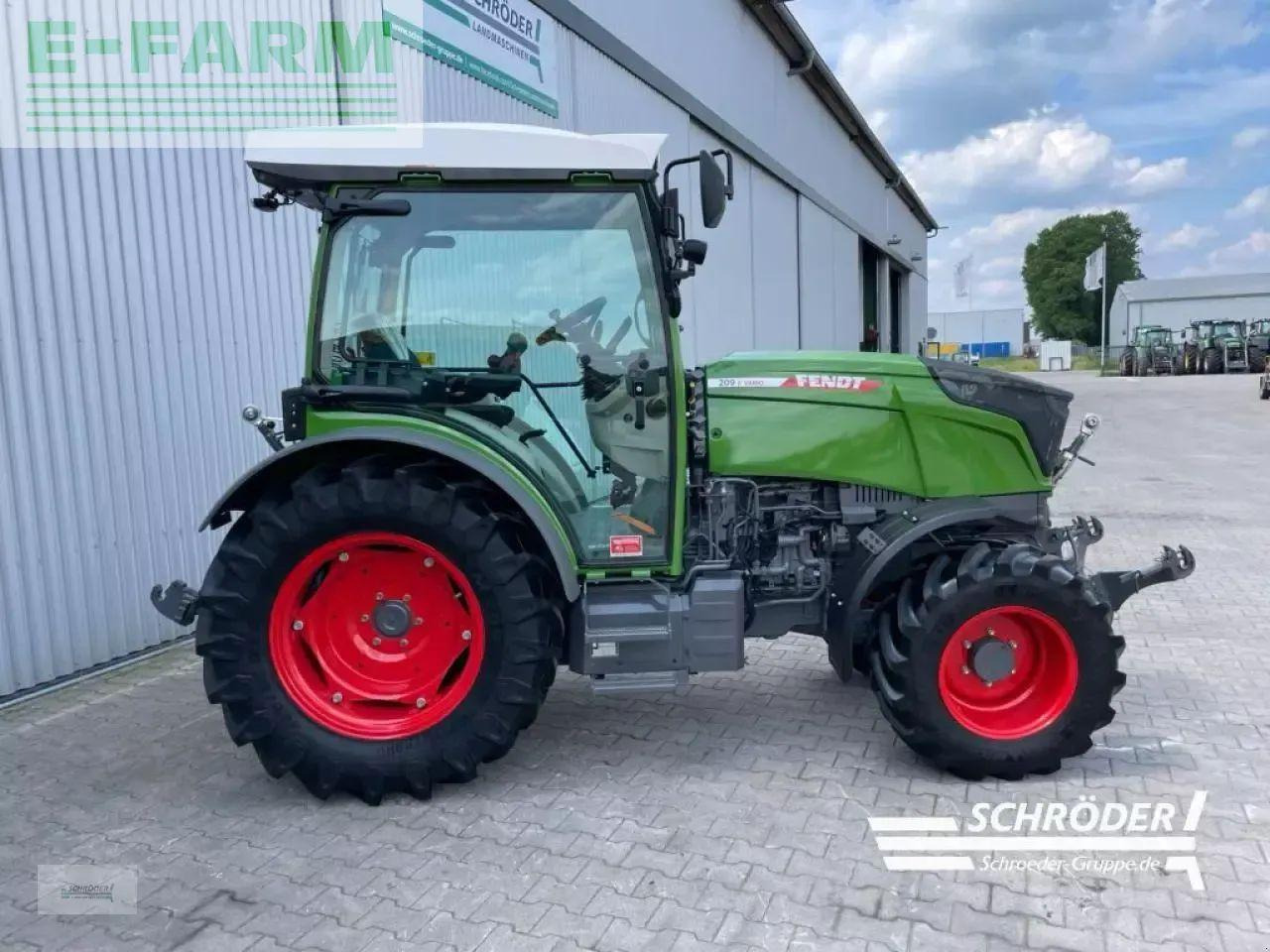 Fendt 209 f vario gen3 power F - Tracteur agricole: photos 2 Fendt 209 f vario gen3 power F - Tracteur agricole: photos 2