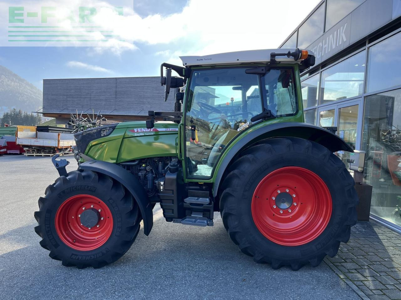 Fendt 211 s vario gen3 power setting 2 - Tracteur agricole: photos 2 Fendt 211 s vario gen3 power setting 2 - Tracteur agricole: photos 2
