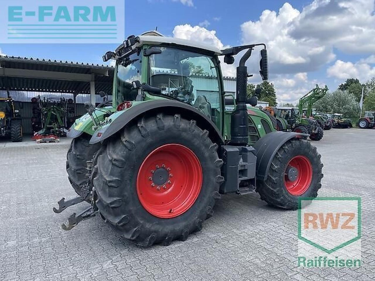 Fendt 718 profi-plus s 4 vario ProfiPlus - Tracteur agricole: photos 3 Fendt 718 profi-plus s 4 vario ProfiPlus - Tracteur agricole: photos 3