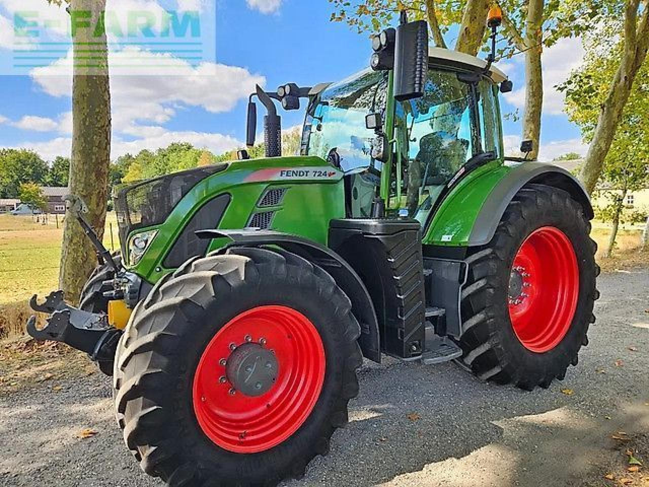 Fendt 724 s4 profi plus (718 720 722 ) - Tracteur agricole: photos 1 Fendt 724 s4 profi plus (718 720 722 ) - Tracteur agricole: photos 1
