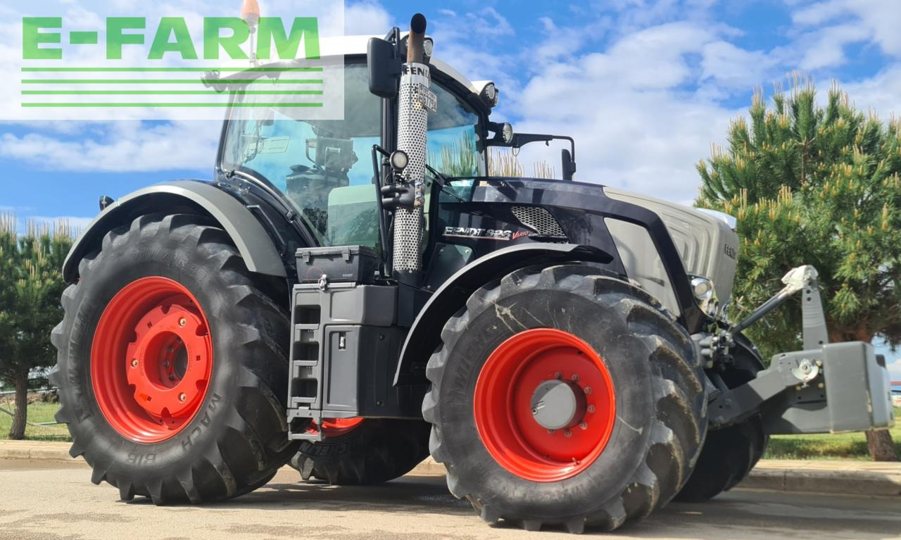 Fendt 826 Vario Profi Plus - Tracteur agricole: photos 2 Fendt 826 Vario Profi Plus - Tracteur agricole: photos 2