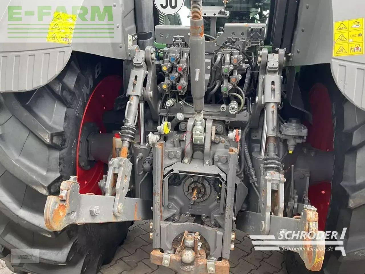 Fendt 826 s4 profi plus - Tracteur agricole: photos 4 Fendt 826 s4 profi plus - Tracteur agricole: photos 4