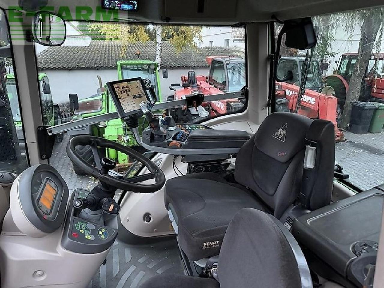 Tracteur agricole Fendt 828 vario profi+ plus / gps navi rtk trimble / tms ProfiPlus: photos 10 Tracteur agricole Fendt 828 vario profi+ plus / gps navi rtk trimble / tms ProfiPlus: photos 10