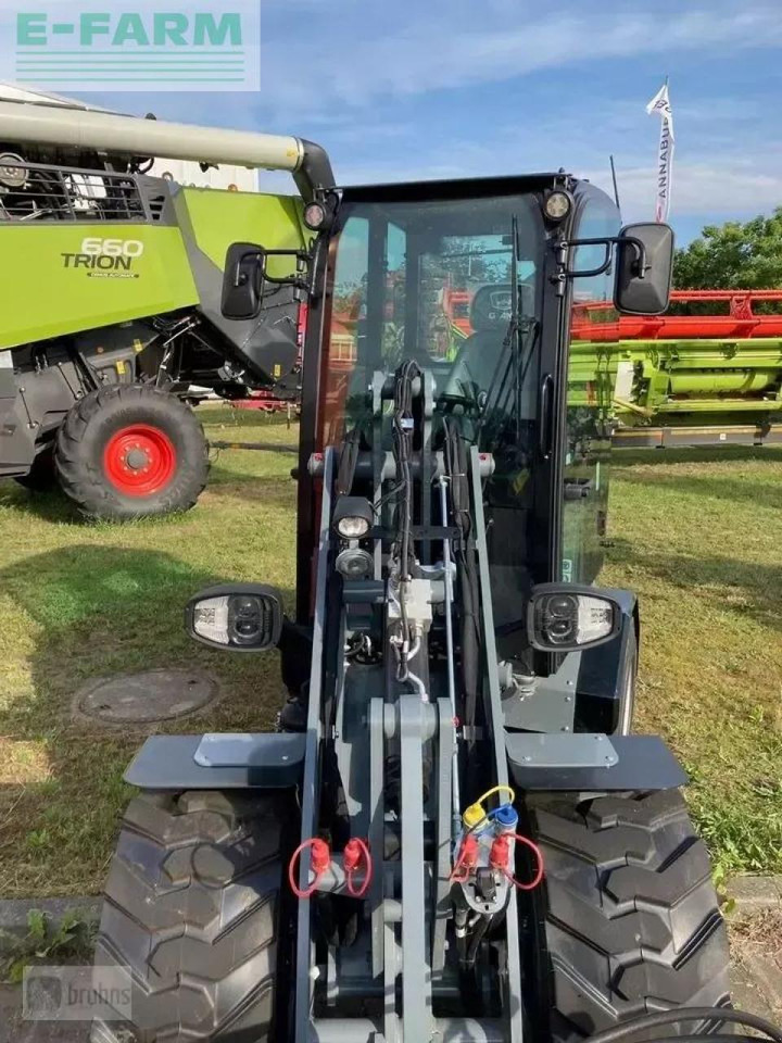 Giant g2300 hd - Chargeuse sur pneus: photos 4 Giant g2300 hd - Chargeuse sur pneus: photos 4